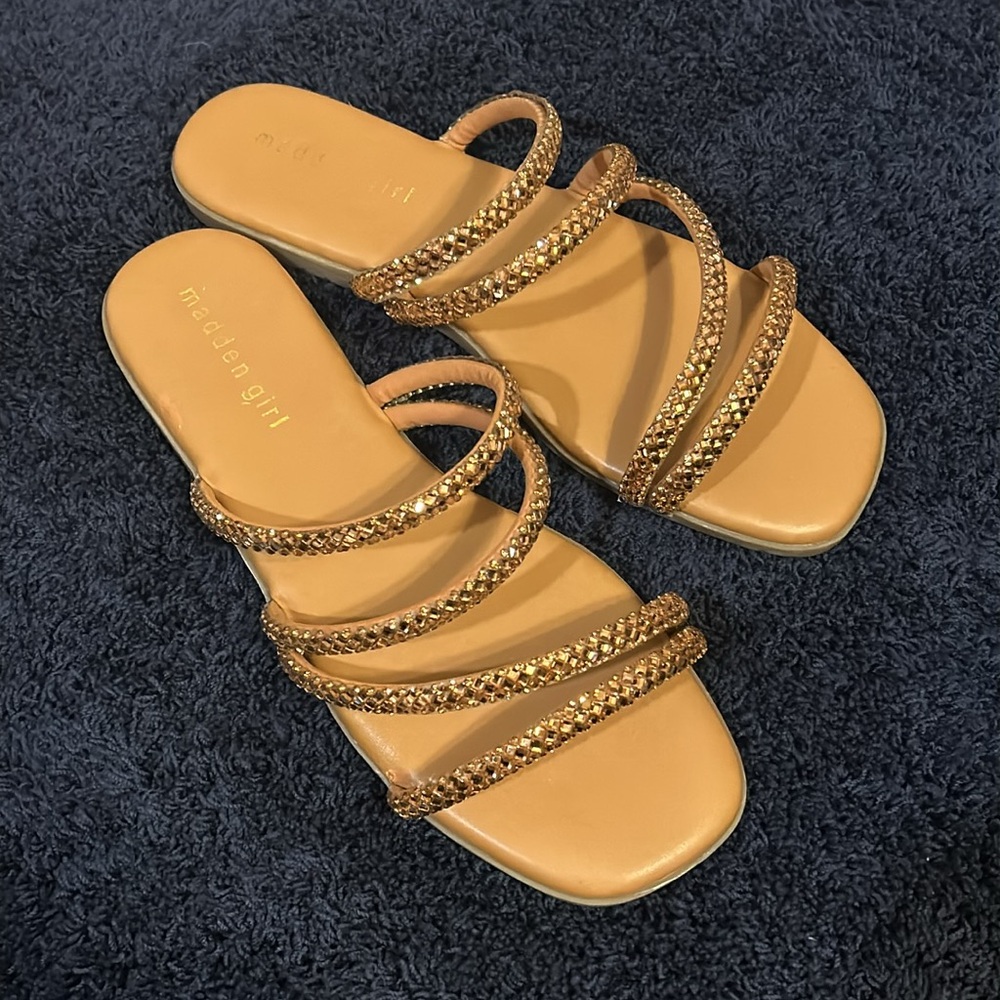 MADDEN GIRL Gold Sparkle Flat Sandals Size 7.5
